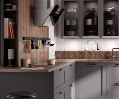 Cuisine en L en bois et gris : L'Alliance Élégante du Style Rustique et Moderne - 3